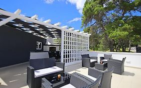 Deluxe Mkc Apartments